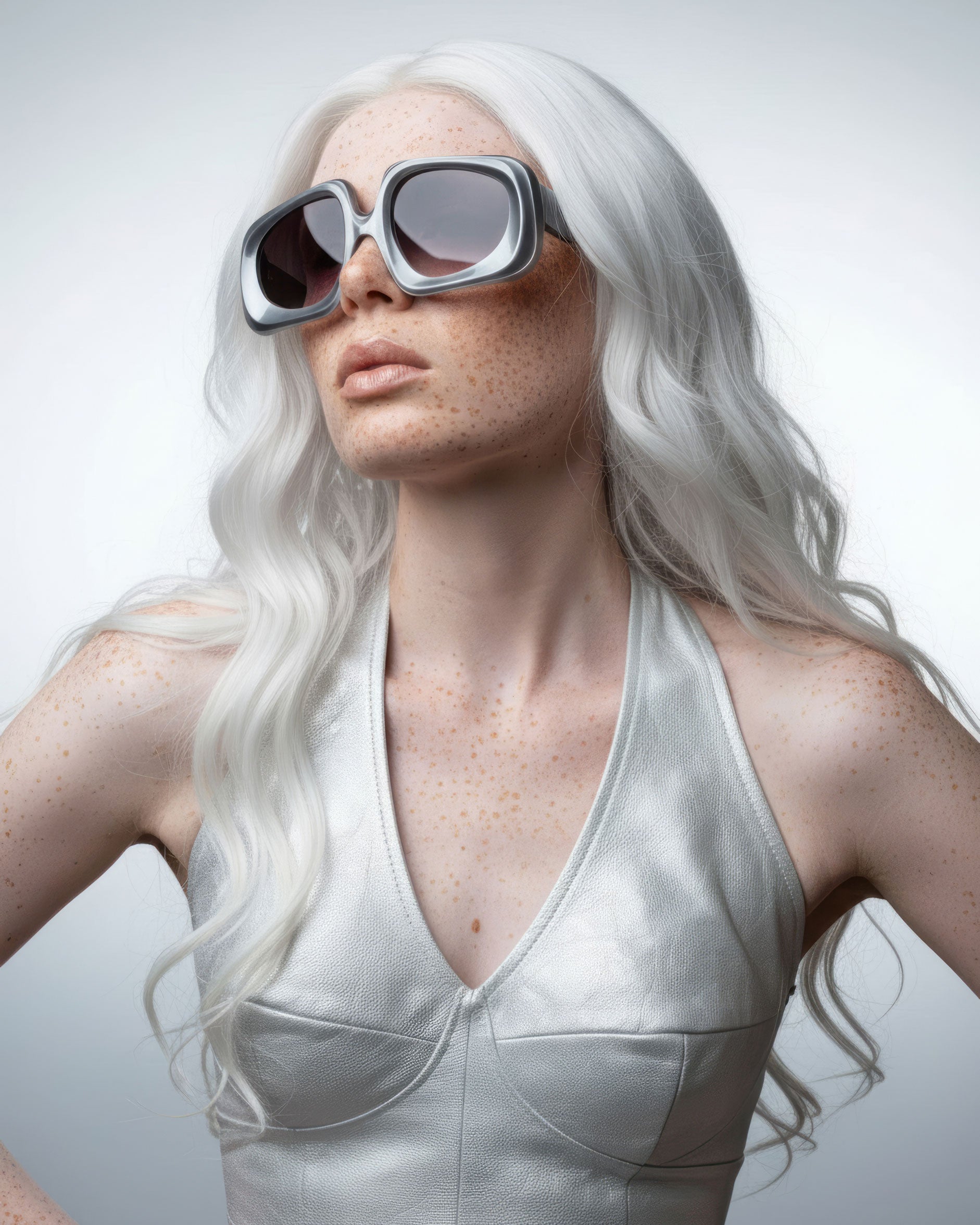 LAG_004 X METALLIC GREY