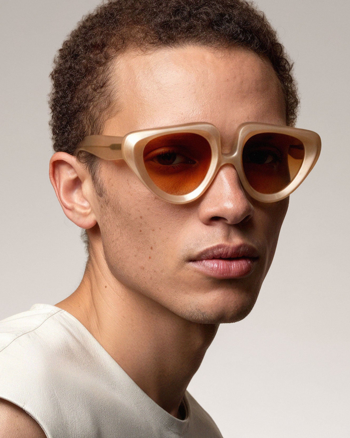 LAG 003 x PEARL OCHRE