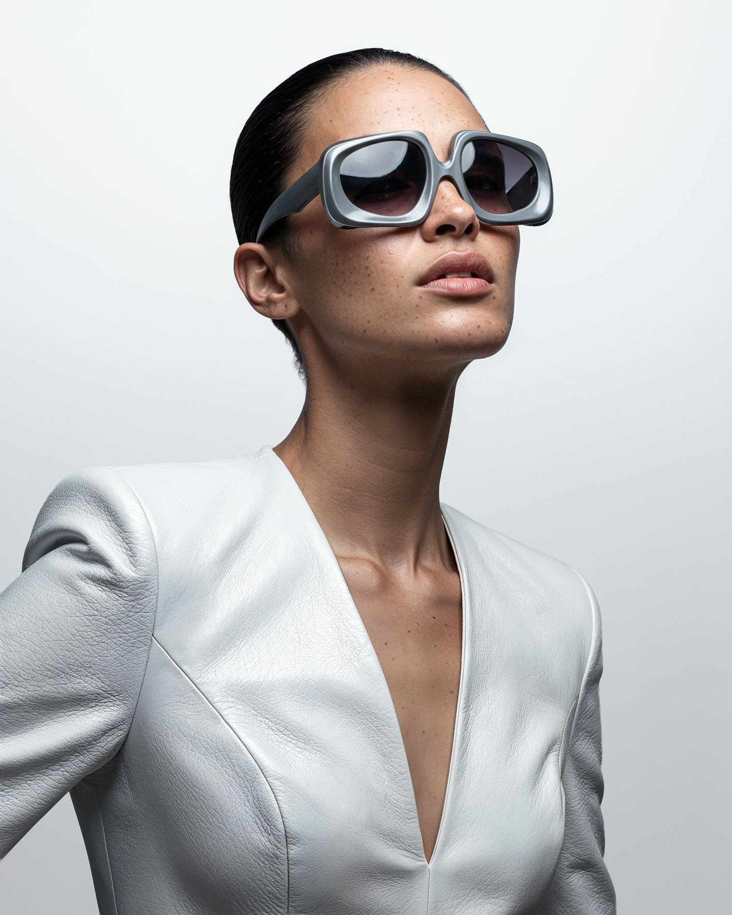 LAG_004 x METALLIC GREY